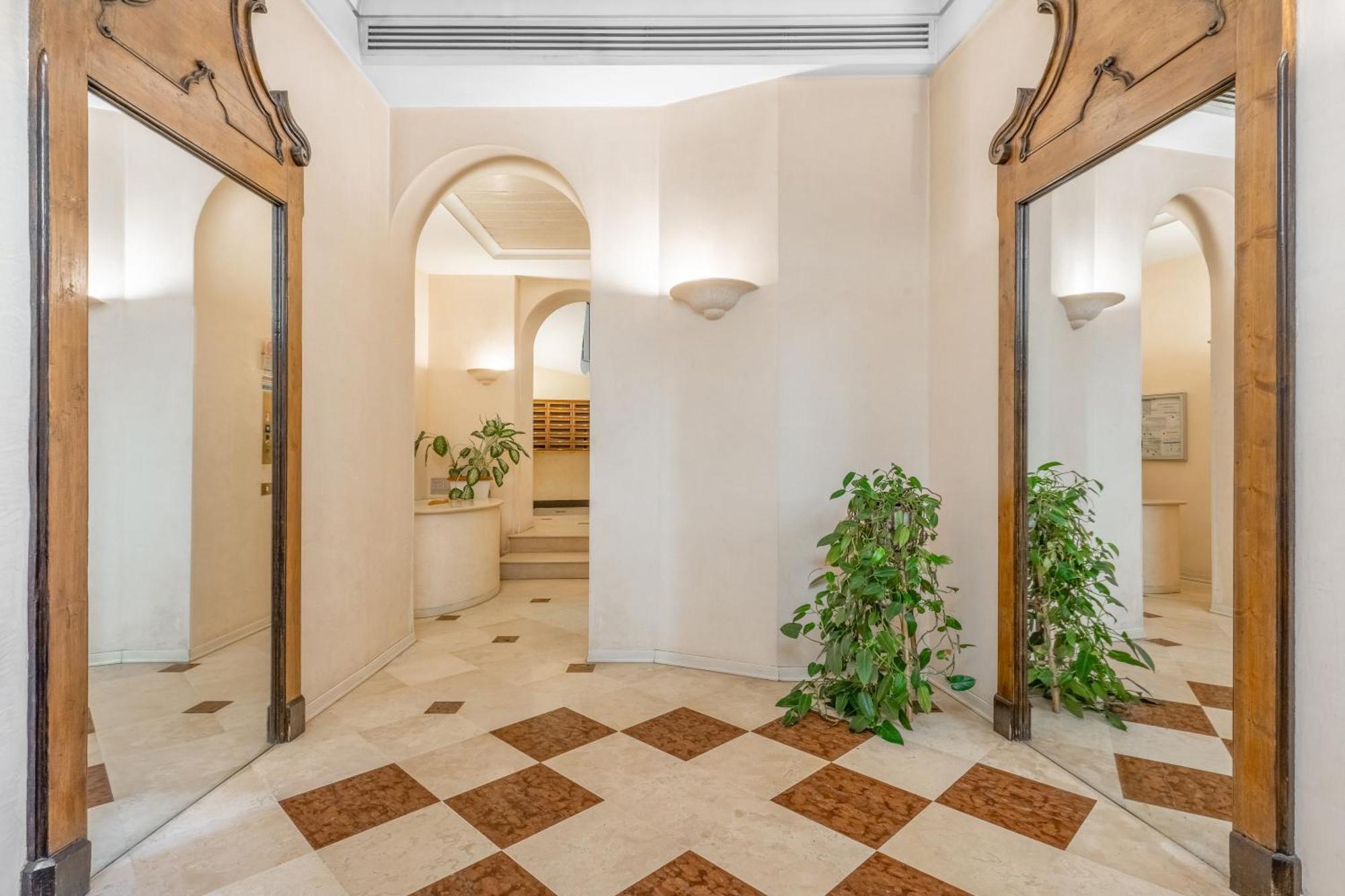 Central Luxurious Apartment Duomo A/C-Wi-Fi Free Μιλάνο Εξωτερικό φωτογραφία